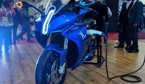 India’s first electric superbike Emflux One unveiled at the 2018 Delhi Auto Expo