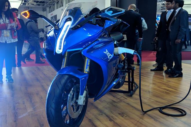 India’s first electric superbike Emflux One unveiled at the 2018 Delhi Auto Expo