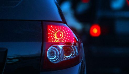 Car Indicators: Use them Wisely to Communicate on the Road