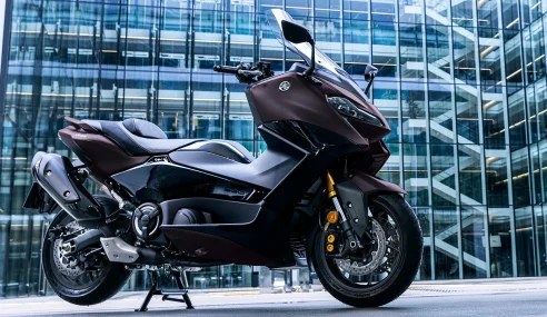 Yamaha unveils new Tmax 560 maxi-scooter