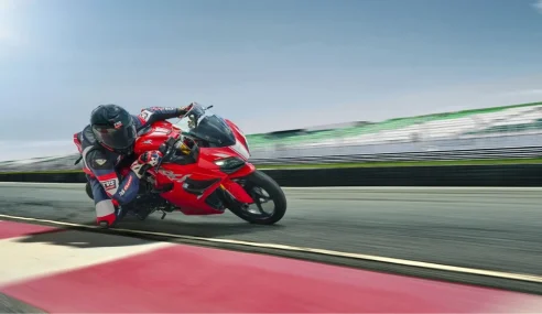 TVS Apache RR 310 Is Launched with Premium Features .